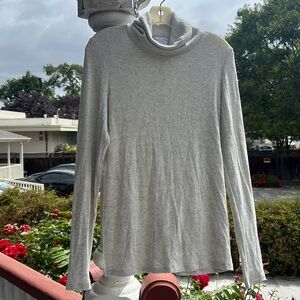 Ribbed Turtleneck Sweater in Light Grey